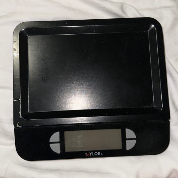 Scale - Picture 1 of 3